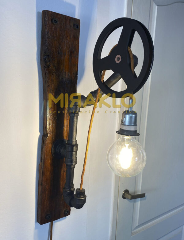 Lámpara de led vintage de pared, inspirada en un proyector de cine.