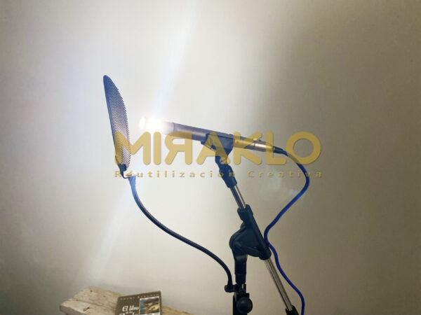 Luz led, micrófono de mesa o piso con antipop - Imagen 4